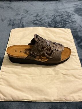 Naot Taupe Floral Cutout Slide Mule
